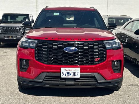 Used 2025 Ford Explorer ST RWD image 3