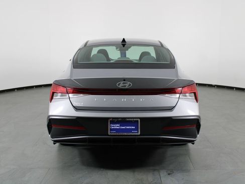 Used 2025 Hyundai Elantra SEL image 10