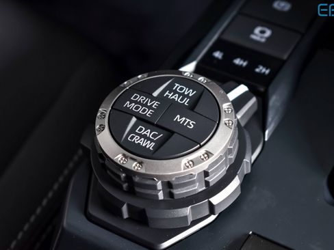 Used 2025 Toyota Tacoma TRD Off-Road image 26