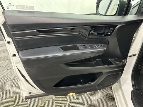 Used 2021 Honda Odyssey Touring image 11
