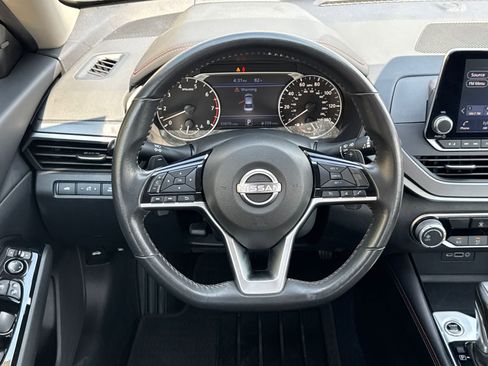 Used 2025 Nissan Altima 2.5 SR FWD image 23
