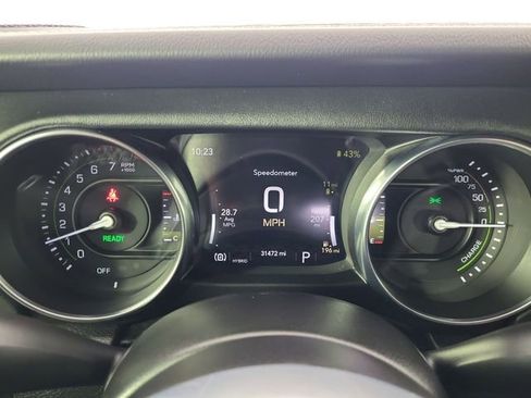 Used 2022 Jeep Wrangler Unlimited Sahara w/ Cold Weather Group AWD/4WD image 23