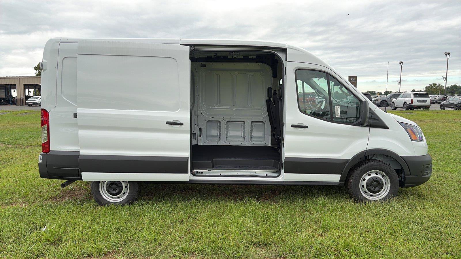 New 2026 Ford Transit 250 148 Medium Roof RWD image 7