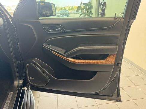 Used 2015 Chevrolet Tahoe LTZ AWD/4WD image 13