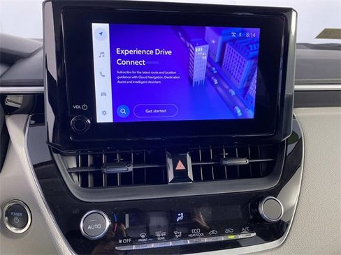 Used 2025 Toyota Corolla LE image 20