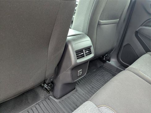 Used 2024 Chevrolet Equinox LT image 16