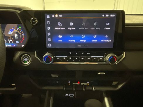 Used 2025 Chevrolet Colorado Trail Boss AWD/4WD image 30