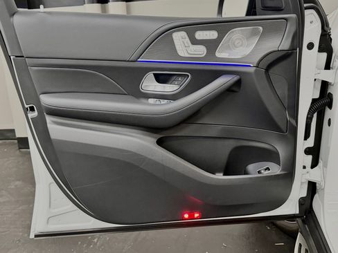 Used 2025 Mercedes-Benz GLS 450 4MATIC image 20