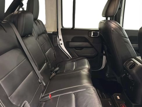 Used 2021 Jeep Wrangler Unlimited Sahara w/ Uconnect 4C Nav & Sound Group AWD/4WD image 14