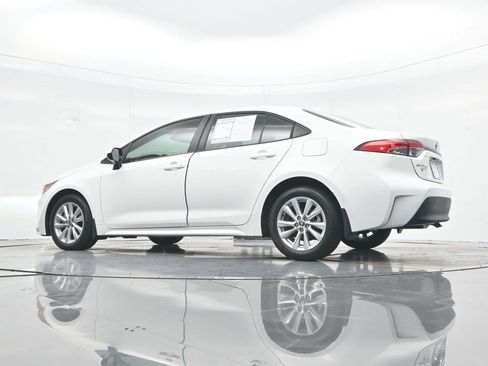 Used 2025 Toyota Corolla LE w/ LE Premium Package FWD image 33
