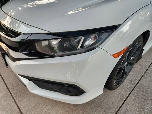 Used 2019 Honda Civic Sport image 8