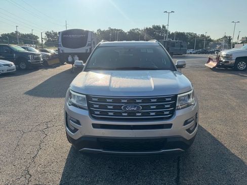 Used 2017 Ford Explorer Limited AWD/4WD image 2