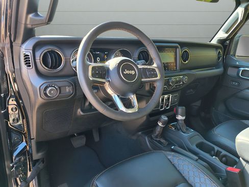 Used 2023 Jeep Wrangler High Altitude image 14