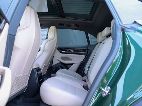 Certified 2025 Porsche Macan 4S Electric image 44