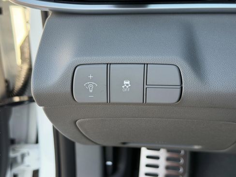 New 2026 Hyundai Elantra SEL Sport FWD image 17