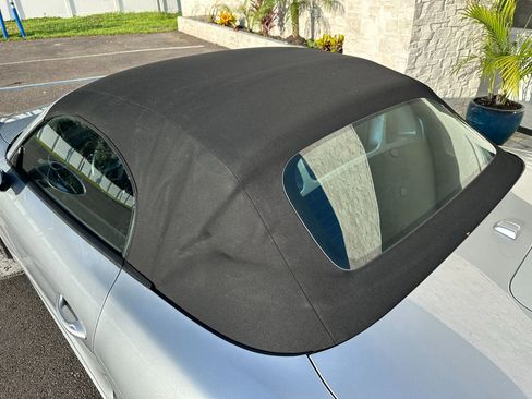 Used 2017 Porsche 718 Boxster S image 16