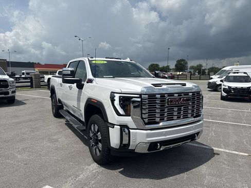 Used 2025 GMC Sierra 2500 Denali w/ Denali Reserve Package AWD/4WD image 15