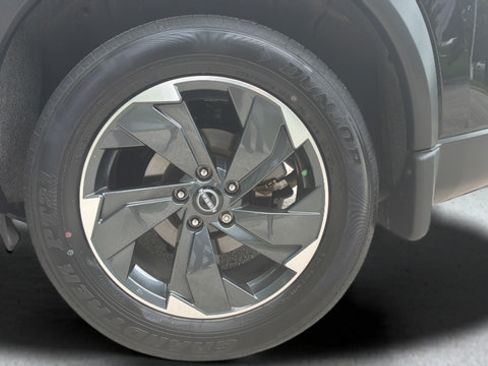 Used 2024 Nissan Rogue SV w/ SV Premium Package AWD/4WD image 39