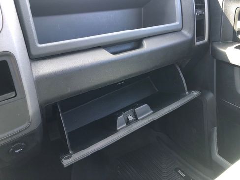 Used 2018 RAM 2500 Tradesman w/ Chrome Appearance Group AWD/4WD image 32