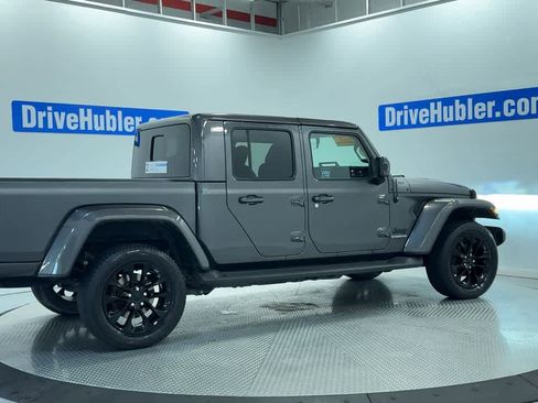 Used 2021 Jeep Gladiator Overland AWD/4WD image 2