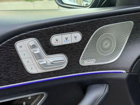 Used 2022 Mercedes-Benz GLS 450 4MATIC image 4