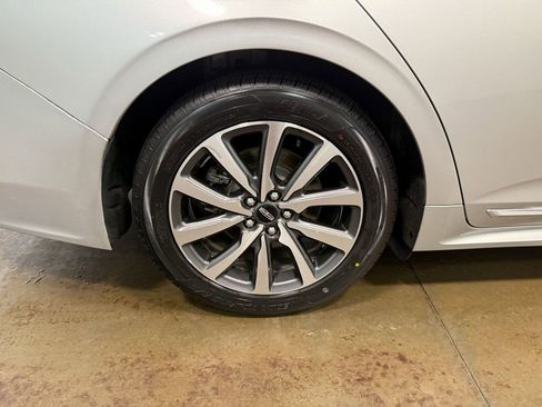 Used 2019 Lincoln Continental Premiere image 89