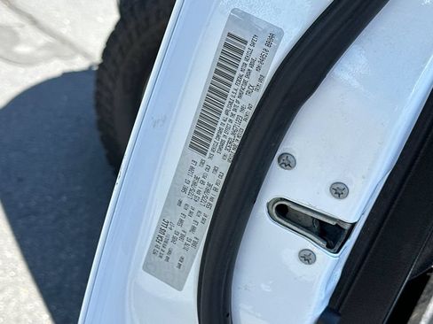 Used 2017 RAM 3500 SLT RWD image 27