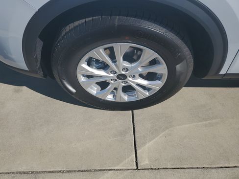 New 2025 Ford Escape Active w/ Active Premium Tech Pack image 9