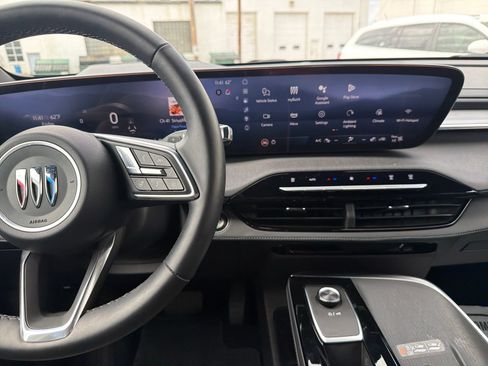 Used 2025 Buick Enclave Preferred FWD image 23