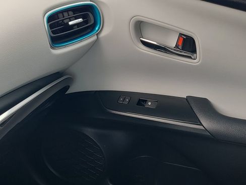 Used 2018 Toyota Prius Prime Advanced FWD image 12