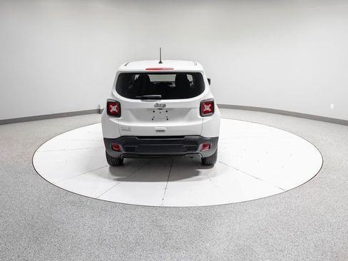 Used 2023 Jeep Renegade Latitude image 29