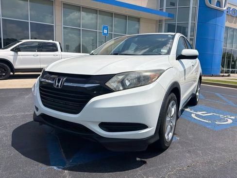 Used 2016 Honda HR-V LX image 2