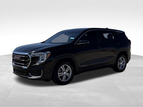 Used 2024 GMC Terrain SLE FWD image 2