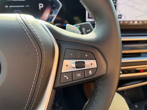 Used 2025 BMW X5 xDrive40i w/ Climate Comfort Package image 32