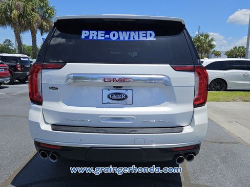 Used 2021 GMC Yukon XL Denali w/ Denali Premium Package RWD image 4