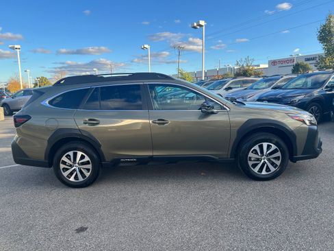 Certified 2025 Subaru Outback Premium w/ Popular Package #1A image 8