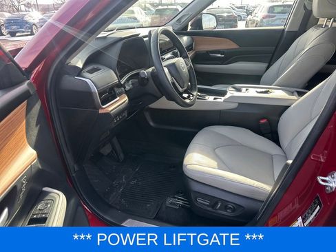 Used 2024 Toyota Grand Highlander XLE image 10