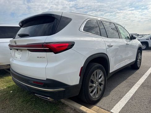 Used 2025 Buick Enclave Preferred FWD image 4