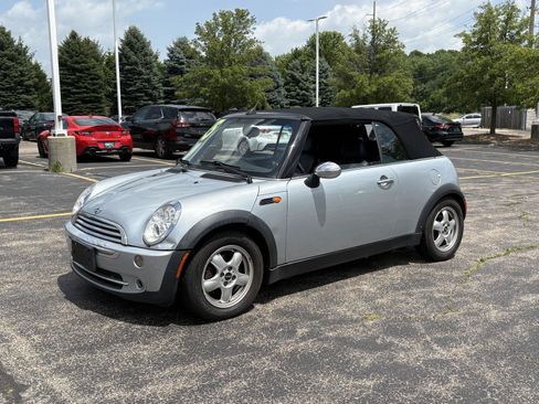 Used 2005 MINI Cooper Convertible FWD image 3