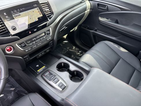Certified 2025 Honda Passport TrailSport image 26