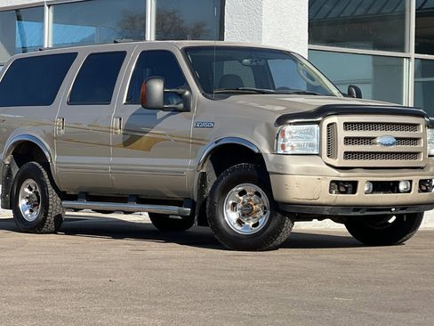 Used 2005 Ford Excursion Limited image 2