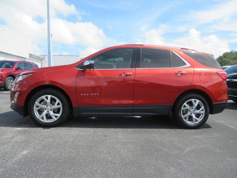Used 2020 Chevrolet Equinox Premier FWD image 2