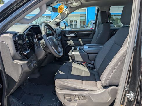 Used 2023 Chevrolet Silverado 1500 LT AWD/4WD image 15