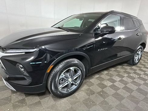 Used 2024 Chevrolet Blazer LT w/ Convenience Package FWD image 7