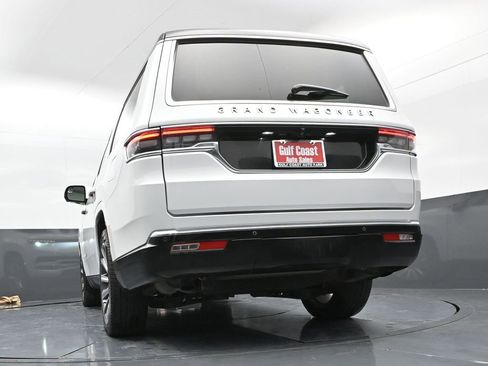 Used 2024 Jeep Grand Wagoneer Series I image 43