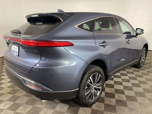 Used 2023 Toyota Venza LE AWD/4WD image 5
