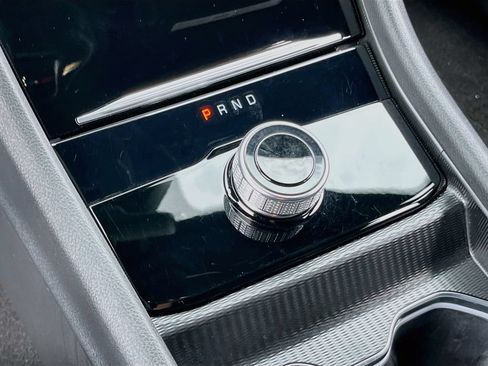 Used 2025 Jeep Grand Cherokee Altitude RWD image 15
