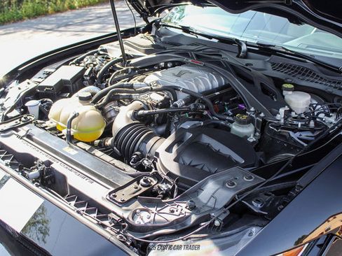 Used 2022 Ford Mustang Shelby GT500 w/ Carbon Fiber Track Pack image 15