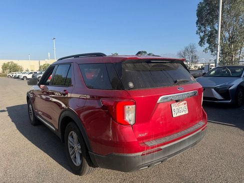 Used 2023 Ford Explorer XLT RWD image 3
