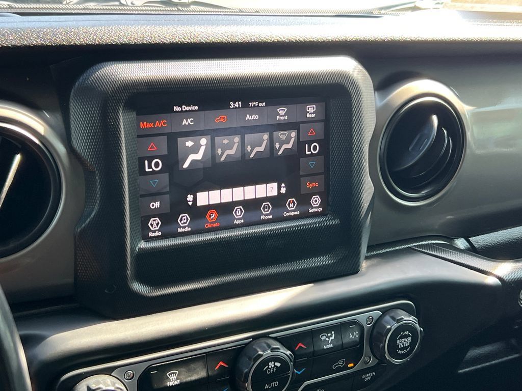 Used 2018 Jeep Wrangler Unlimited Sport S AWD/4WD image 28